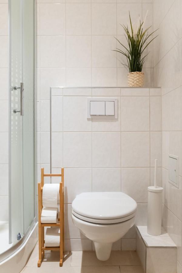 Bright, Cozy & Quiet Apartment Виена Екстериор снимка