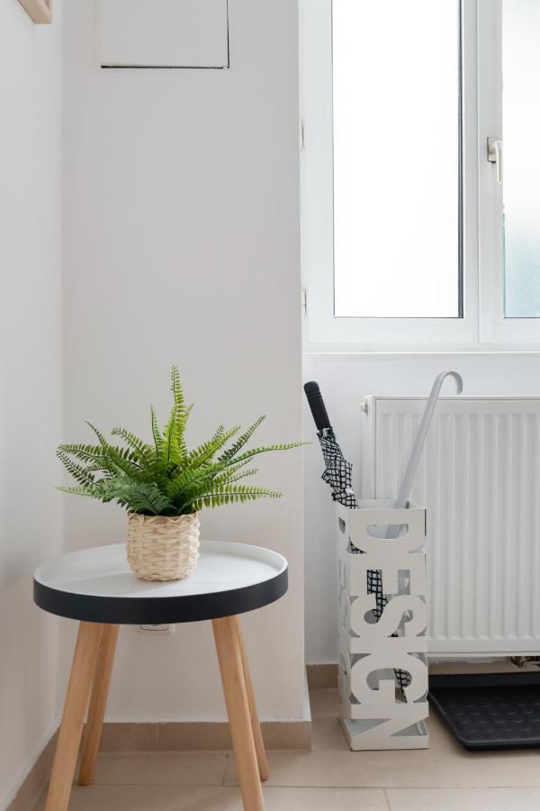 Bright, Cozy & Quiet Apartment Виена Екстериор снимка